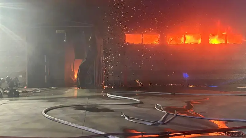 L'incendio nella fabbrica di Calcio