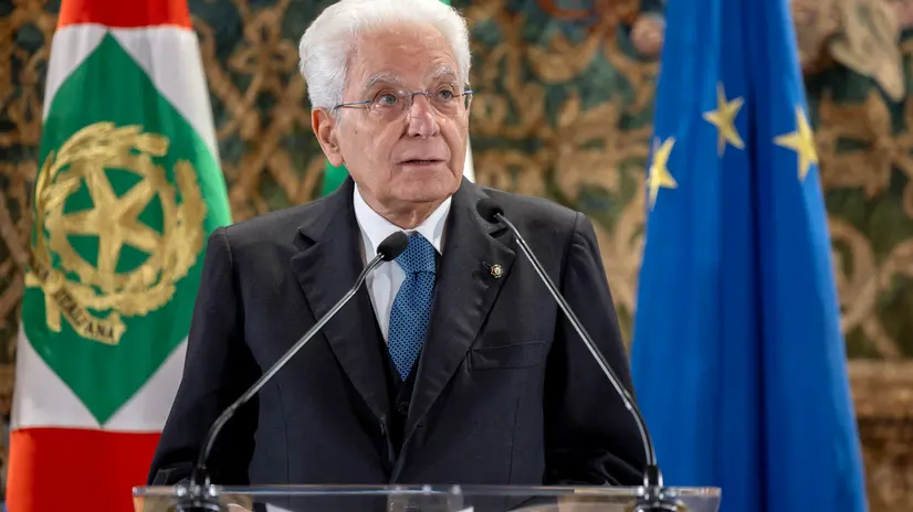 Roma - Il Presidente Sergio Mattarella rivolge il suo indirizzo di saluto in occasione dell'incontro con i Prefetti e i Consiglieri di nuova nomina, oggi 27 ottobre 2025 (Foto di Paolo Giandotti - Ufficio per la Stampa e la Comunicazione della Presidenza della Repubblica)