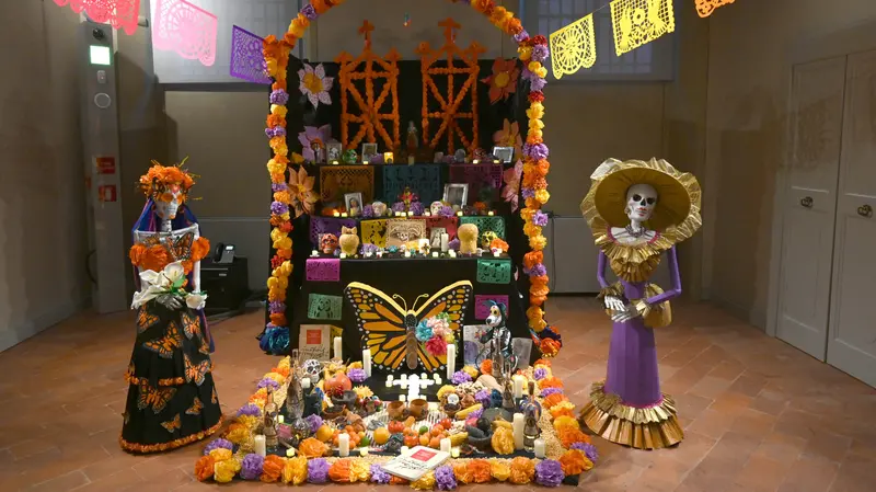 Il Dia de los Muertos in Pinacoteca Tosio Martinengo nel 2024 - Foto New Reporter Favretto © www.giornaledibrescia.it