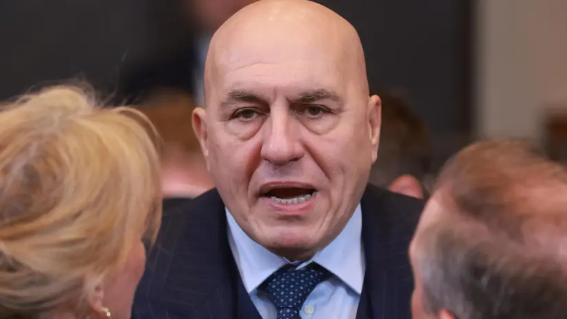 epa12454901 Italian Defense Minister Guido Crosetto attends the NATO Ministers of Defence meeting in Brussels, Belgium, 15 October 2025. The meeting of the North Atlantic Council in Defence Ministers' Session will be followed by a Ukraine Contact Group meeting. EPA/OLIVIER HOSLET