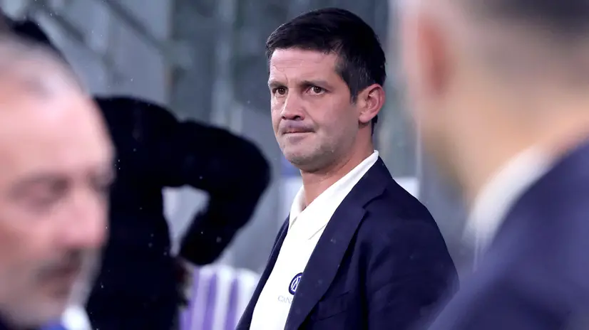 epa12470833 Inter head coach Cristian Chivu looks on before the UEFA Champions League league phase match between Royale Union Saint-Gilloise and FC Internazionale Milano, in Anderlecht, Belgium, 21 October 2025. EPA/OLIVIER MATTHYS