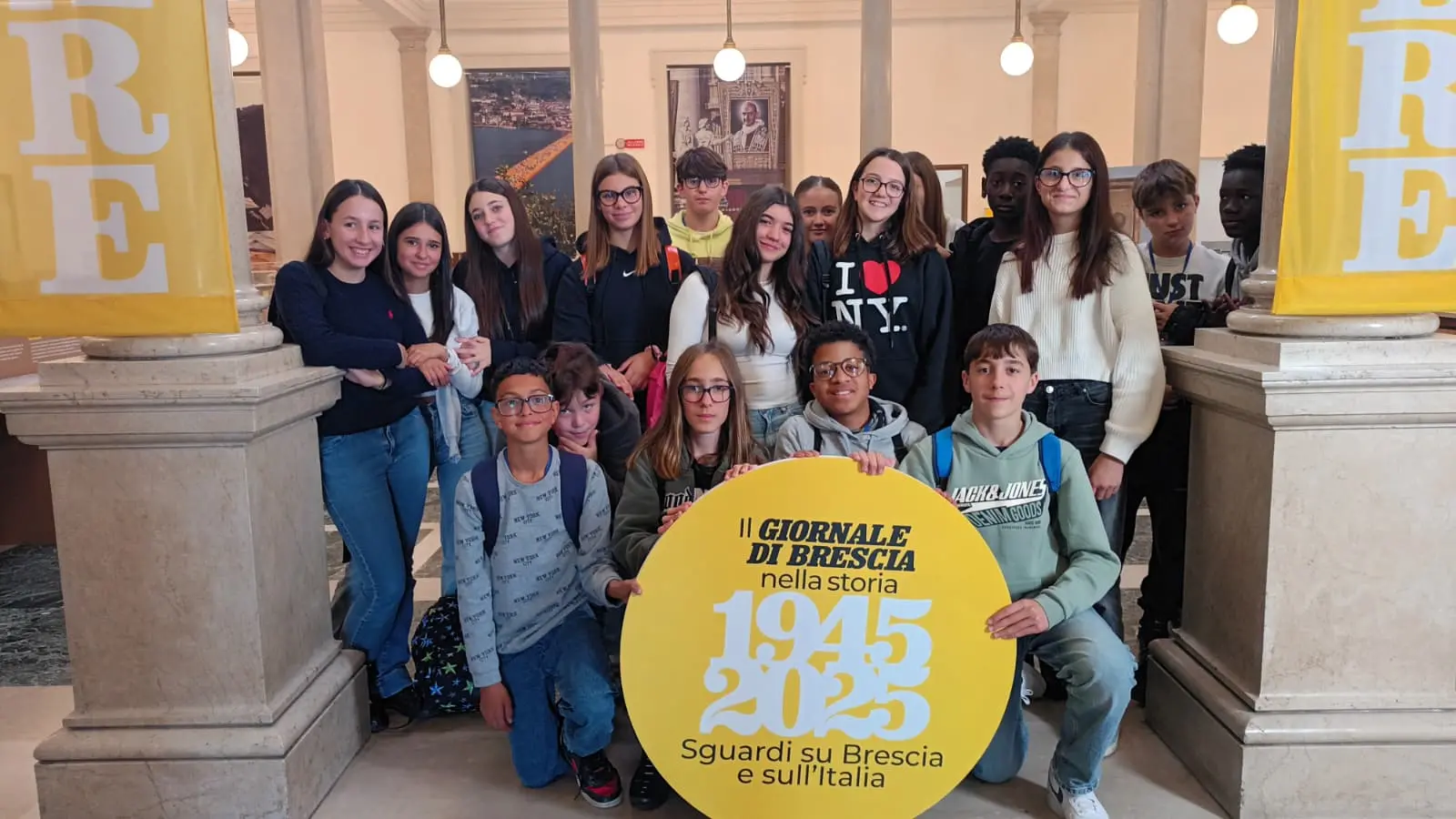 La 3A e la 3D delle medie di Marcheno in visita alla mostra del GdB