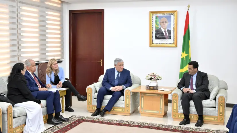 epa12487742 Italian Foreign Minister Antonio Tajani (C) during a meeting with Mauritanian Prime Minister Mokhtar Ould Diay (R), in Nouakchott, Mauritania, 28 October 2025. Tajani is visiting Mauritania, Senegal and Niger to strengthen partnerships. EPA/ALESSANDRO DI MEO