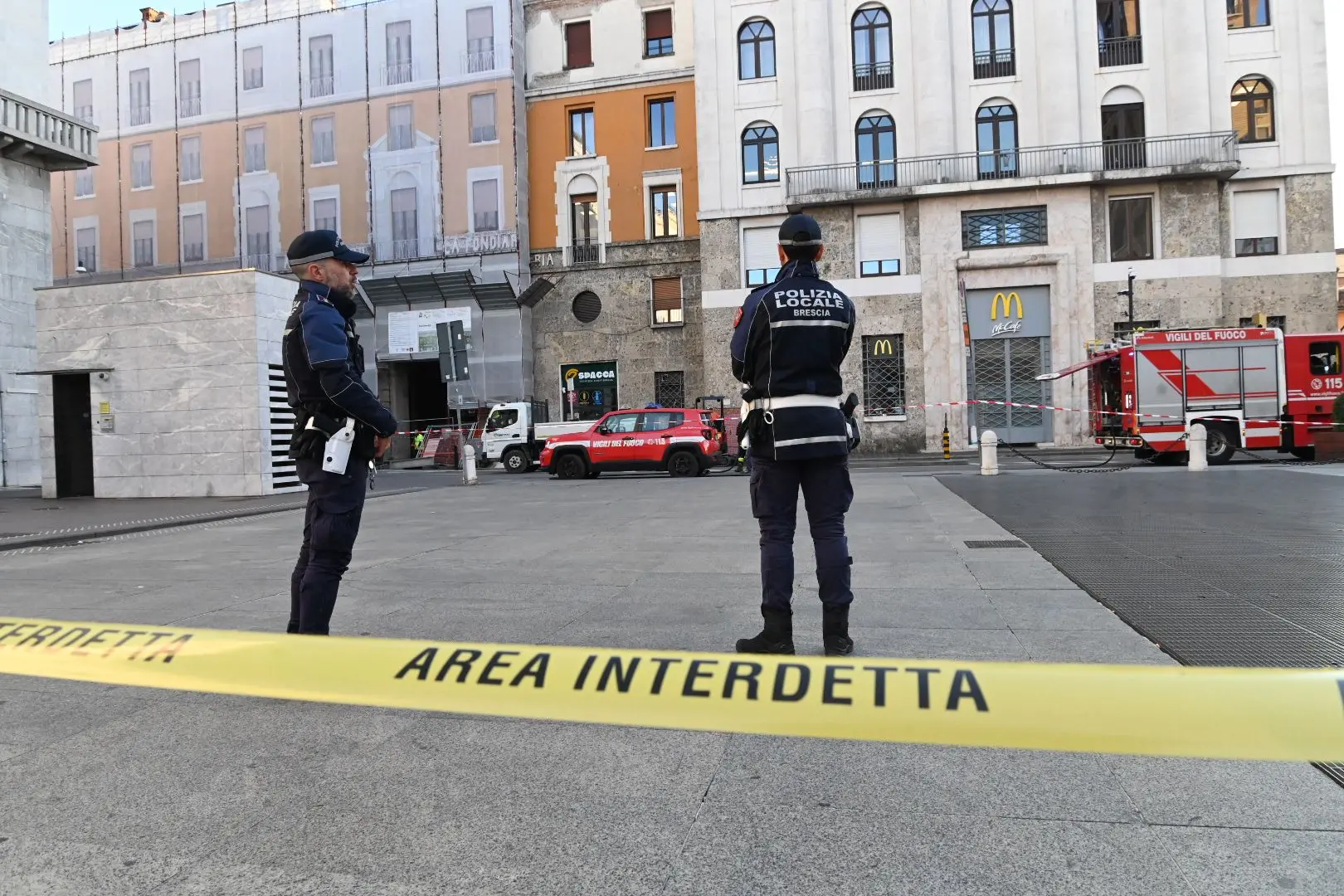 L'intervento per la fuga di gas in piazza Vittoria