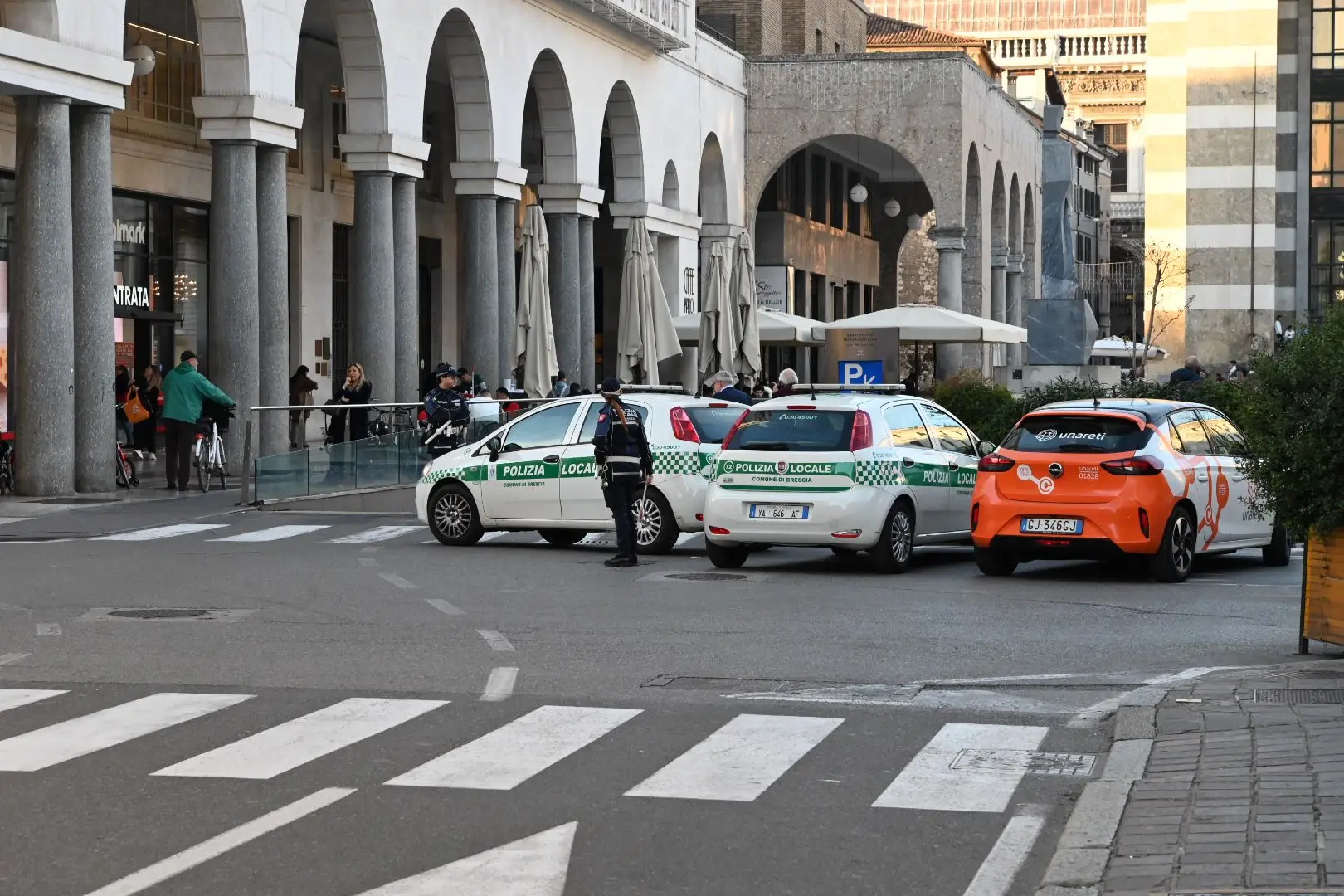 L'intervento per la fuga di gas in piazza Vittoria