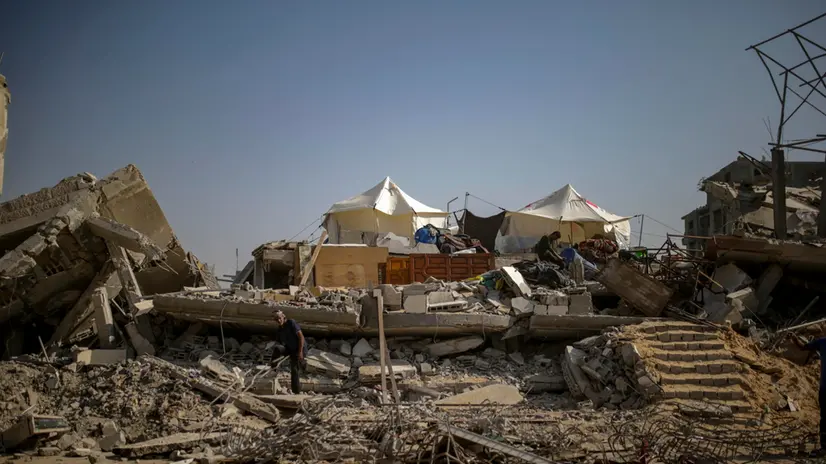 epa12475979 Destroyed buildings in the heavily damaged Sheikh Redwan neighborhood of Gaza City, 23 October 2025. The ceasefire between Israel and Hamas that is currently in place is part of the first phase of a Gaza peace plan that includes a halt in fighting, the release of hostages and prisoners, and the delivery of humanitarian aid. EPA/MOHAMMED SABER