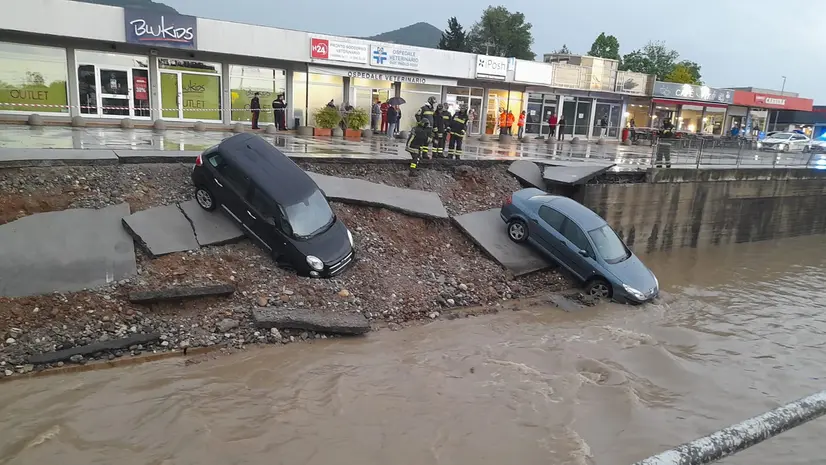 Lo smottamento sul Naviglio a Rezzato nel maggio del 2023 - © www.giornaledibrescia.it