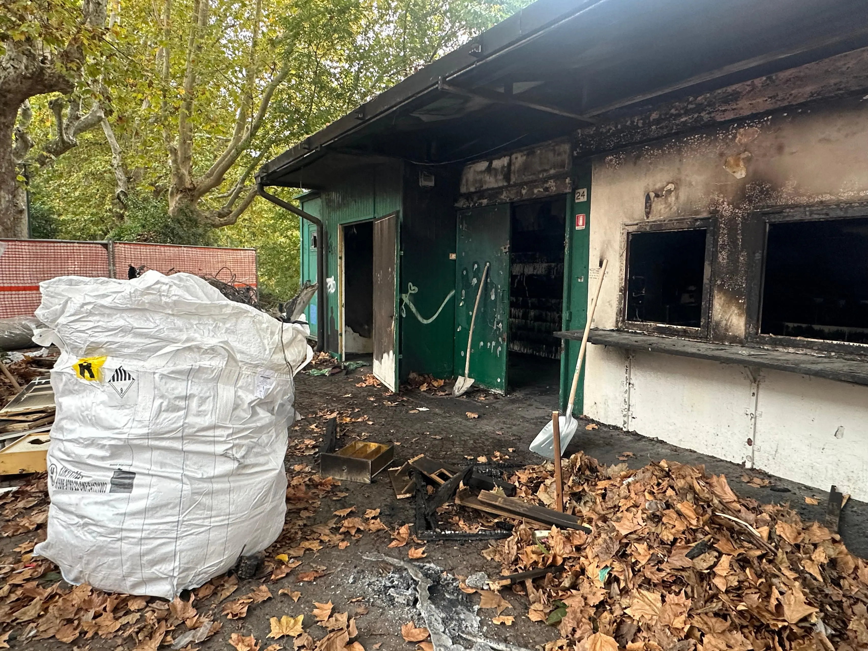 Sono iniziati i lavori di demolizione del chiosco di via Tartaglia