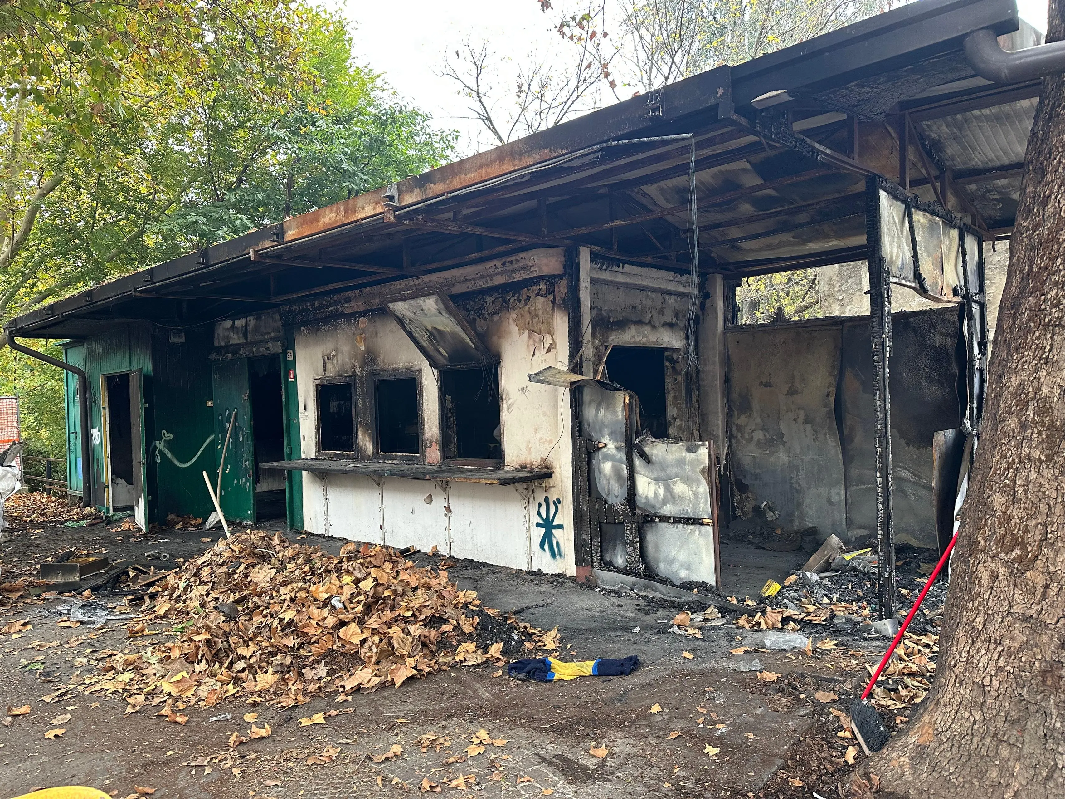 Sono iniziati i lavori di demolizione del chiosco di via Tartaglia