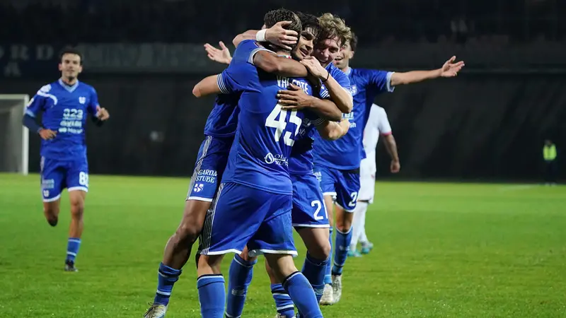 L'esultanza a Carpi dopo il gol di Valente - Foto New Reporter Perteghella © www.giornaledibrescia.it