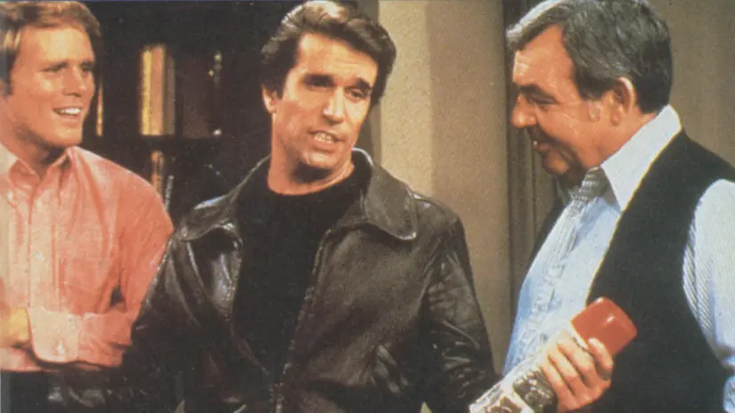 Ron Howard (Richie), Henry Winkler (Fonzie) e Tom Bosley in Happy Days