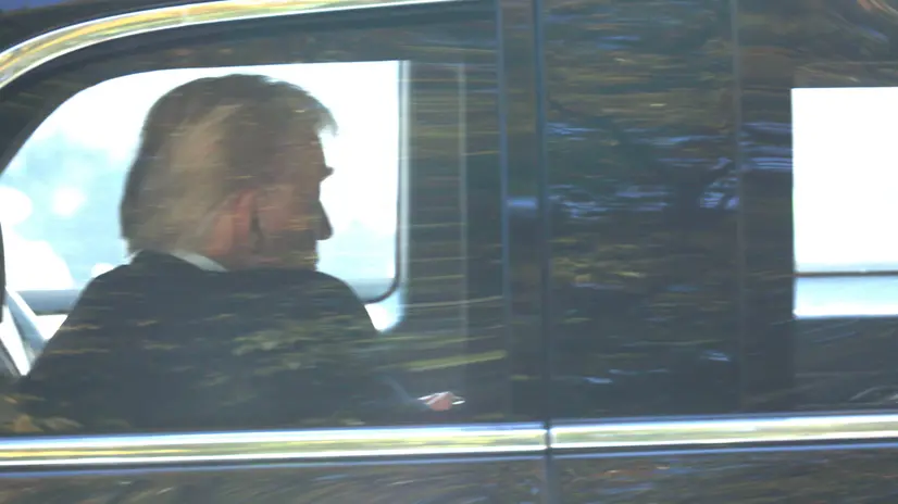 epa12492106 US President Donald Trump is seen in his vehicle at the Hilton Hotel in Gyeongju, North Gyeongsang Province, southeastern South Korea, 30 October 2025, as he travels to a heliport in the city before heading to Busan to hold talks with Chinese President Xi Jinping later in the day. EPA/YONHAP SOUTH KOREA OUT