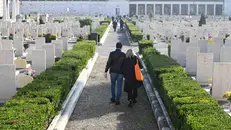 Visite ai defunti al cimitero Vantiniano - Foto Marco Ortogni/Neg © www.giornaledibrescia.it