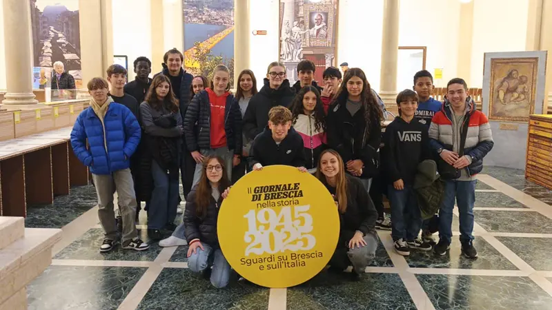 Le classe 3B della scuola media di Nave in visita alla mostra del GdB