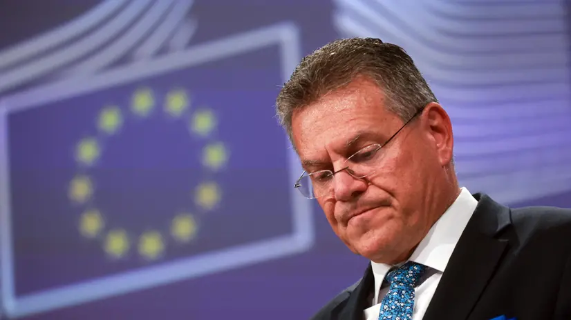 epa12384624 European Commissioner for Trade and Economic Security and for Interinstitutional Relations and Transparency, Maros Sefcovic addresses a press conference following the weekly college meeting of the European Commission in Brussels, Belgium, 17 September 2025. The European Commission presented a new strategic EU-India Agenda and proposed a package of sanctions on Israel in response to the Israeli operations in Gaza. EPA/OLIVIER HOSLET