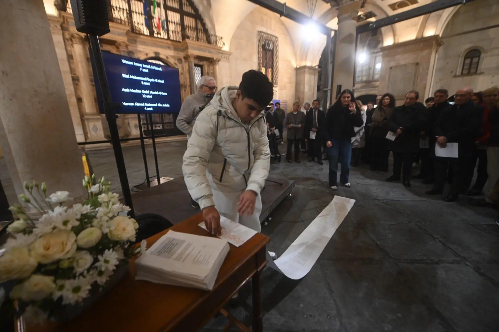 «Voci Silenti» a palazzo Loggia