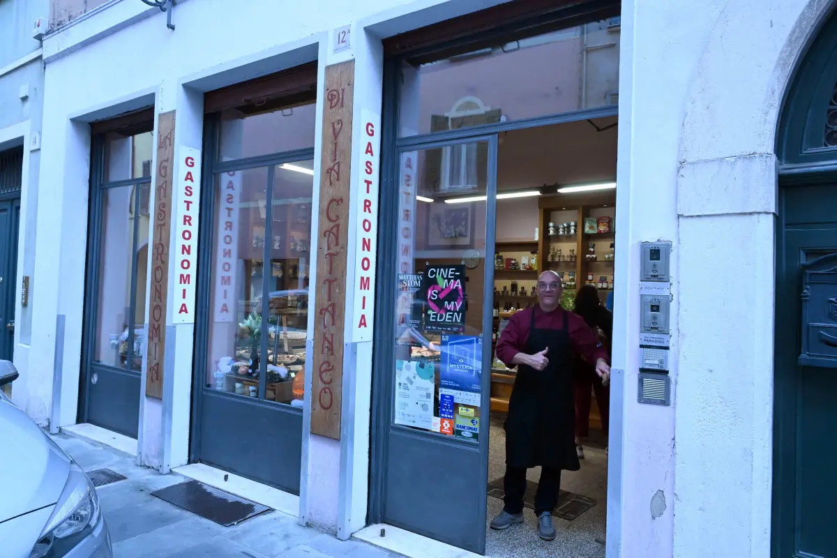 Cambio di proprietà per la Gastronomia di via Cattaneo