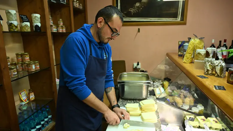 Un momento dell'apprendistato - Foto New Reporter Favretto © www.giornaledibrescia.it