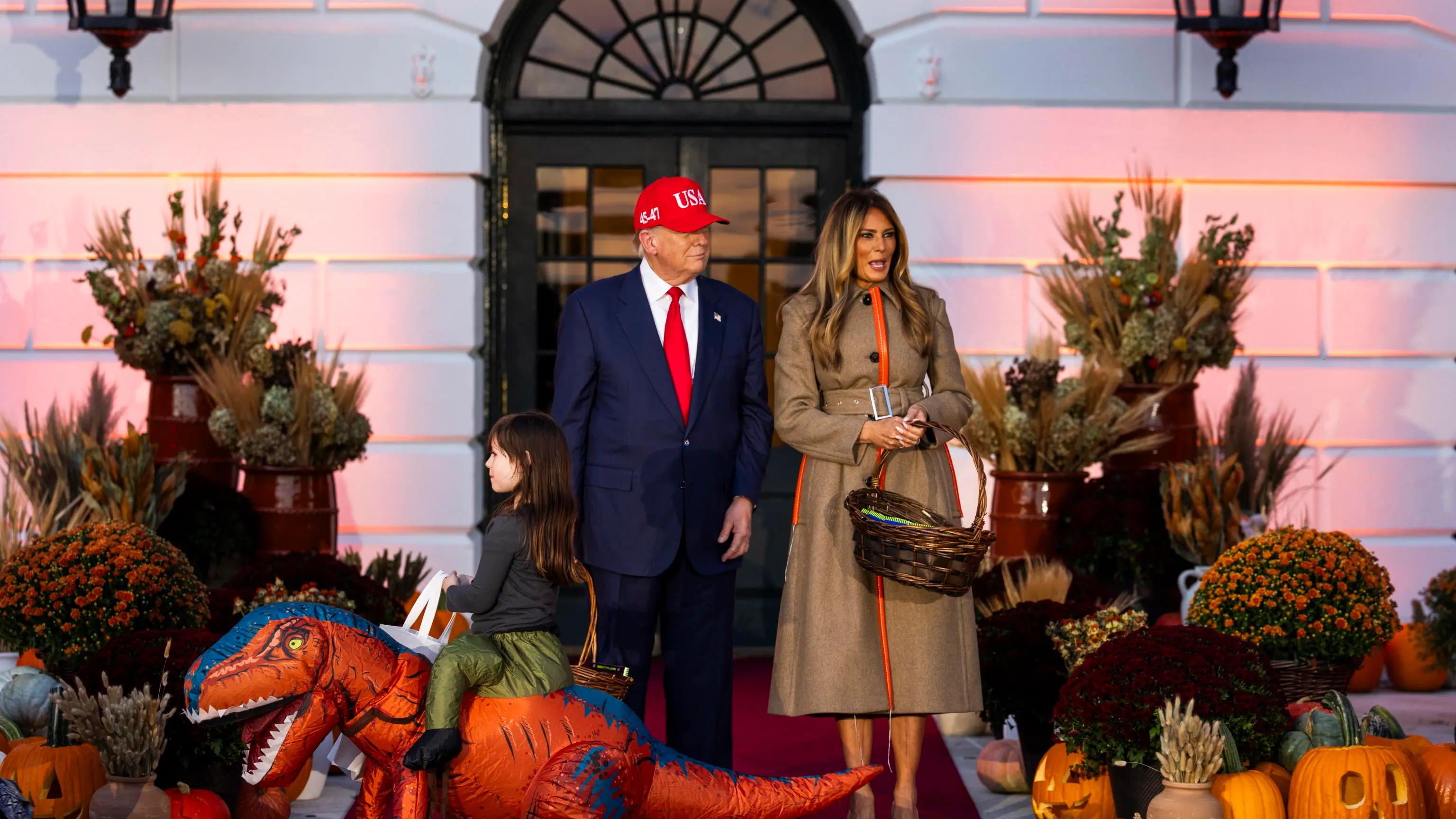 'Dolcetto o scherzetto', Trump e Melania celebrano Halloween