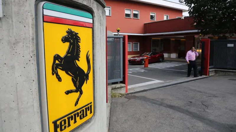 Il cavallino rampante all'ingresso di Maranello