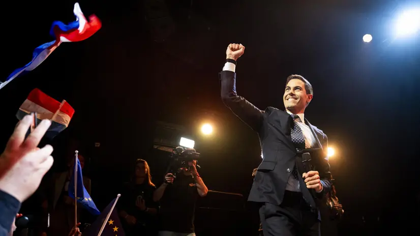 epa12491881 Democrats 66 (D66) party leader Rob Jetten (R) reacts to the first results in the Dutch general election, in Leiden, The Netherlands, 29 October 2025. The Netherlands held an early general election on 29 October, to elect a new House of Representatives. EPA/ROBIN UTRECHT