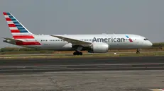 American Airlines avvia la stagione estiva con 7 voli. 5 da Fiumicino: New York, Chicago, Dallas, Fort Worth, Charlotte. Un aereo della compagnia in fase di decollo all'aeroporto di Roma-Fiumicino