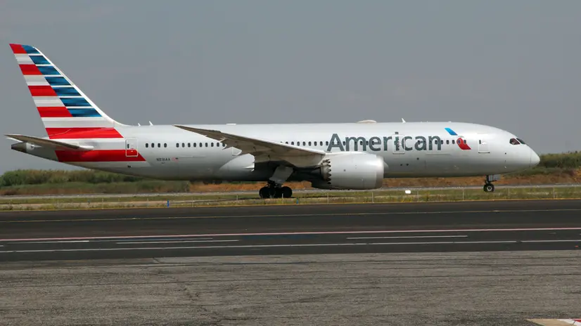 American Airlines avvia la stagione estiva con 7 voli. 5 da Fiumicino: New York, Chicago, Dallas, Fort Worth, Charlotte. Un aereo della compagnia in fase di decollo all'aeroporto di Roma-Fiumicino