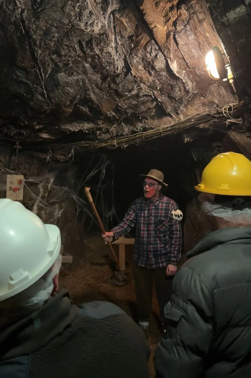 Halloween in miniera a Pezzaze