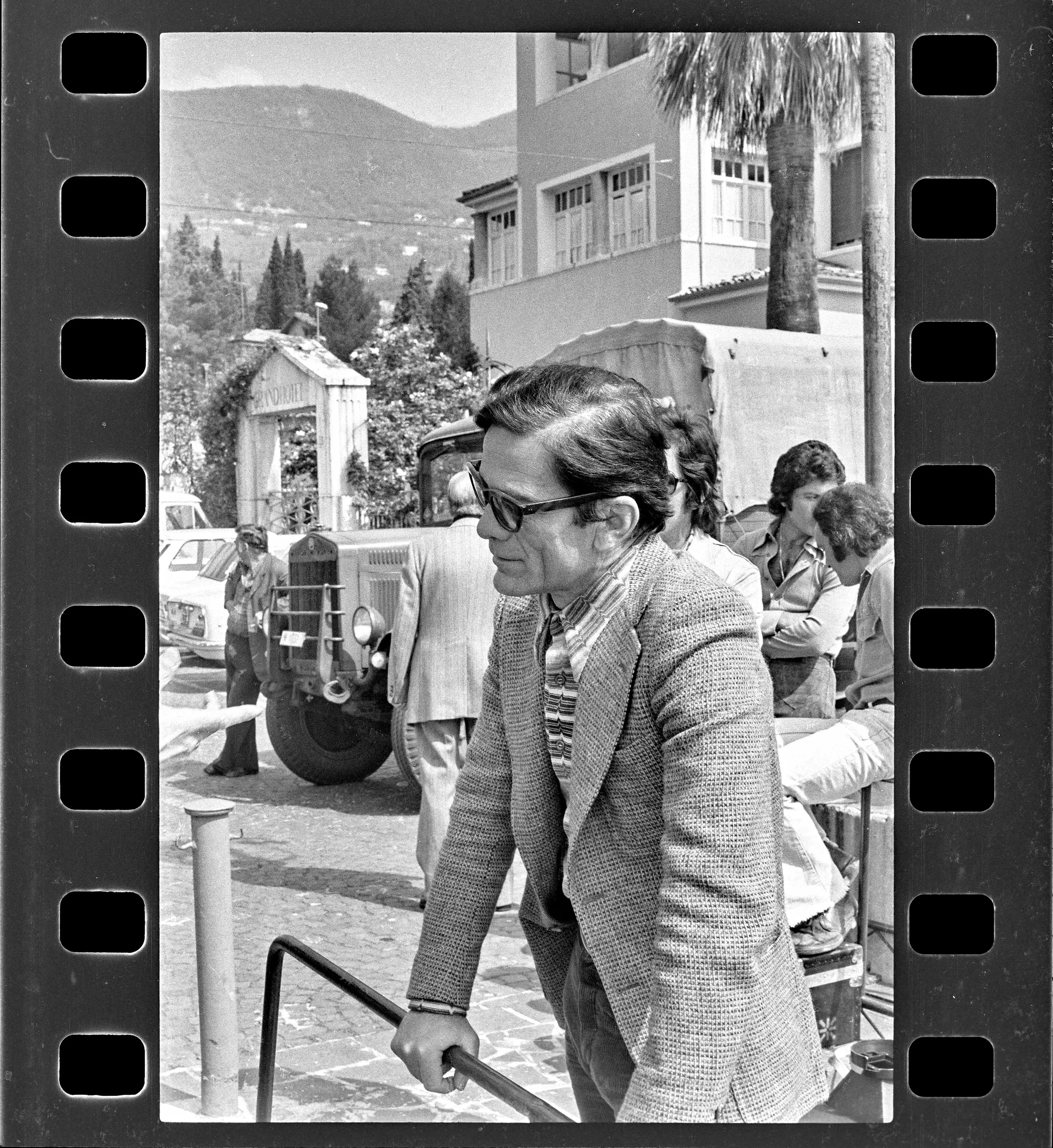Pierpaolo Pasolini sul lago di Garda il 24 aprile 1975