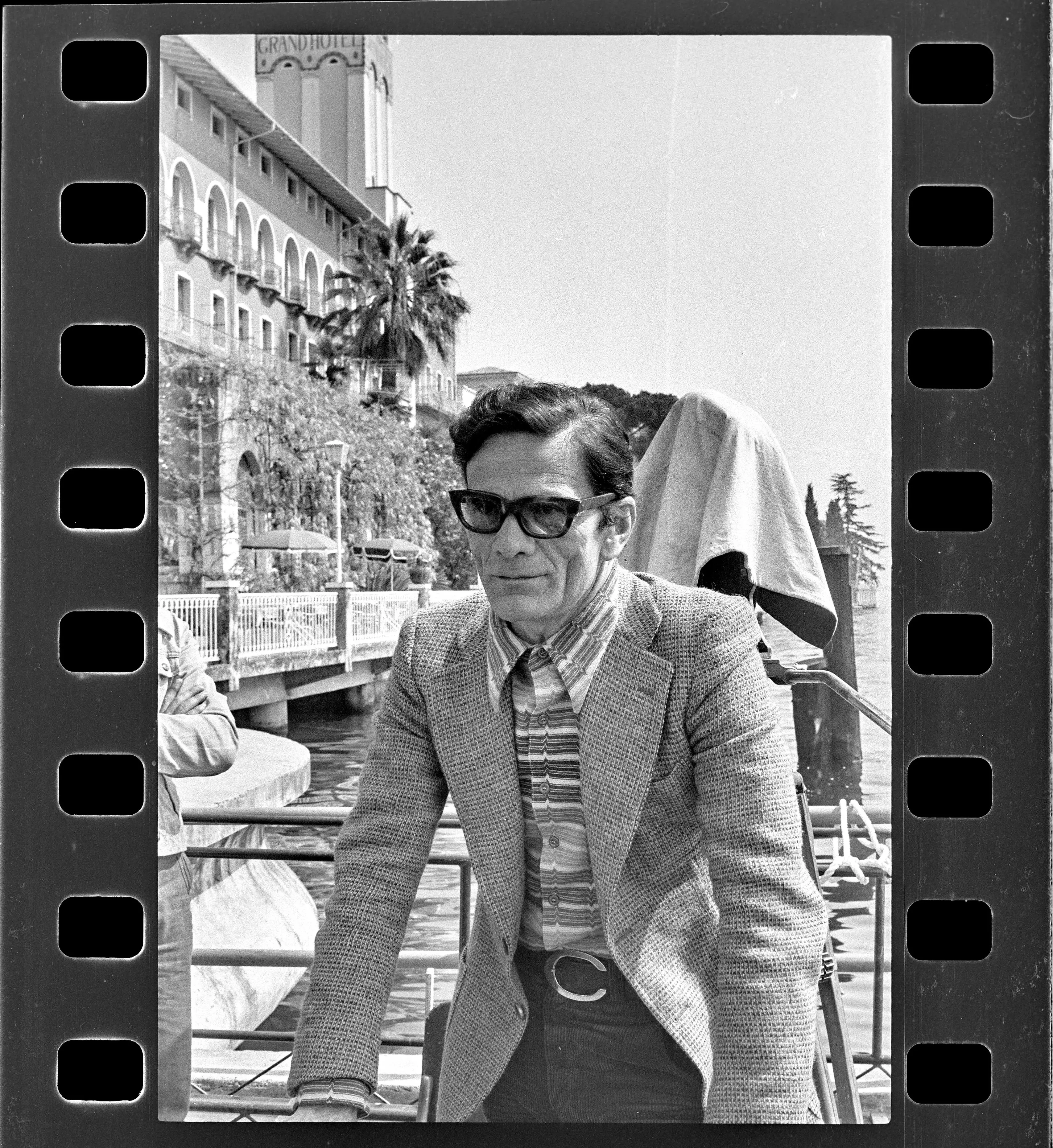 Pierpaolo Pasolini sul lago di Garda il 24 aprile 1975