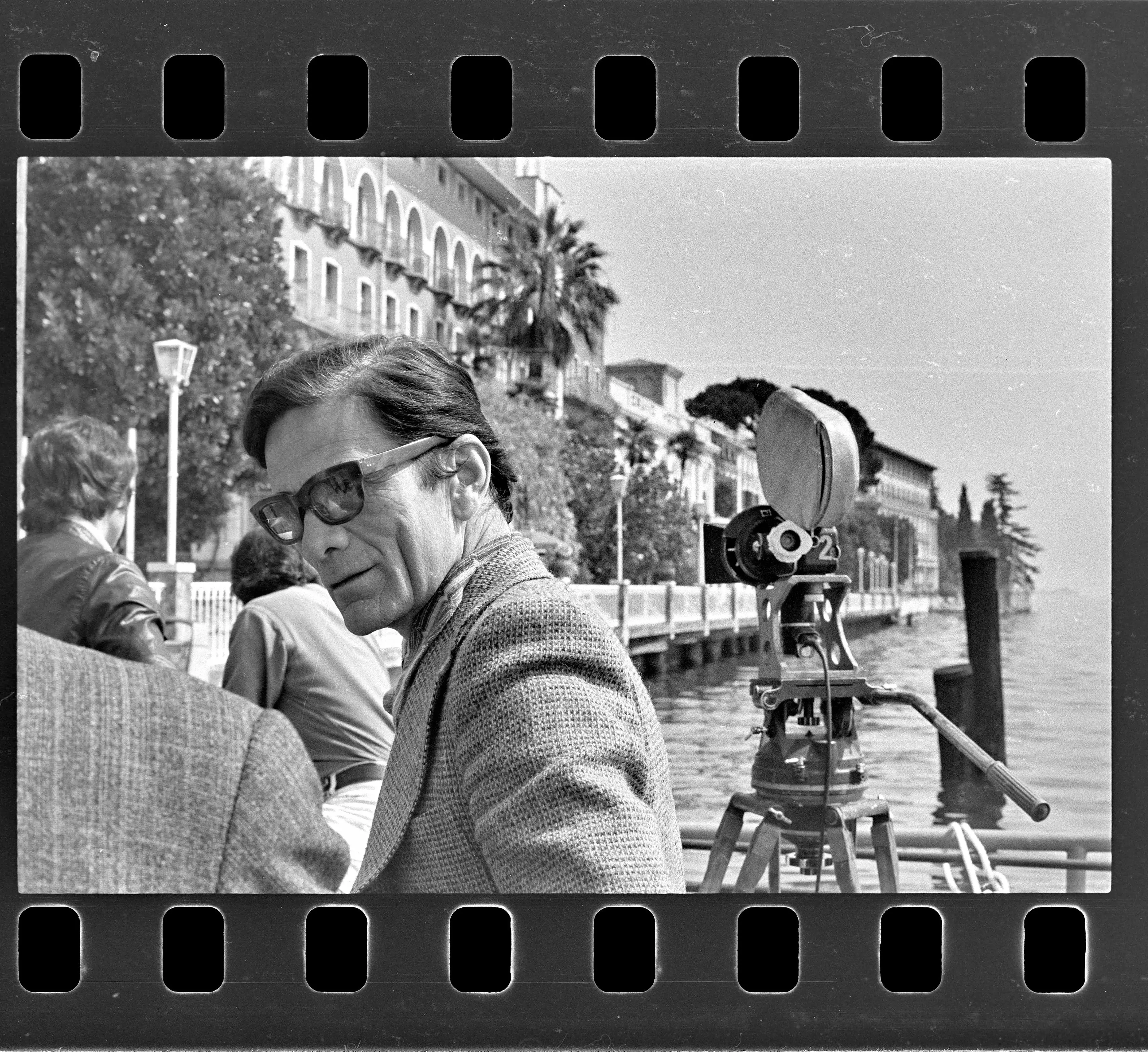 Pierpaolo Pasolini sul lago di Garda il 24 aprile 1975