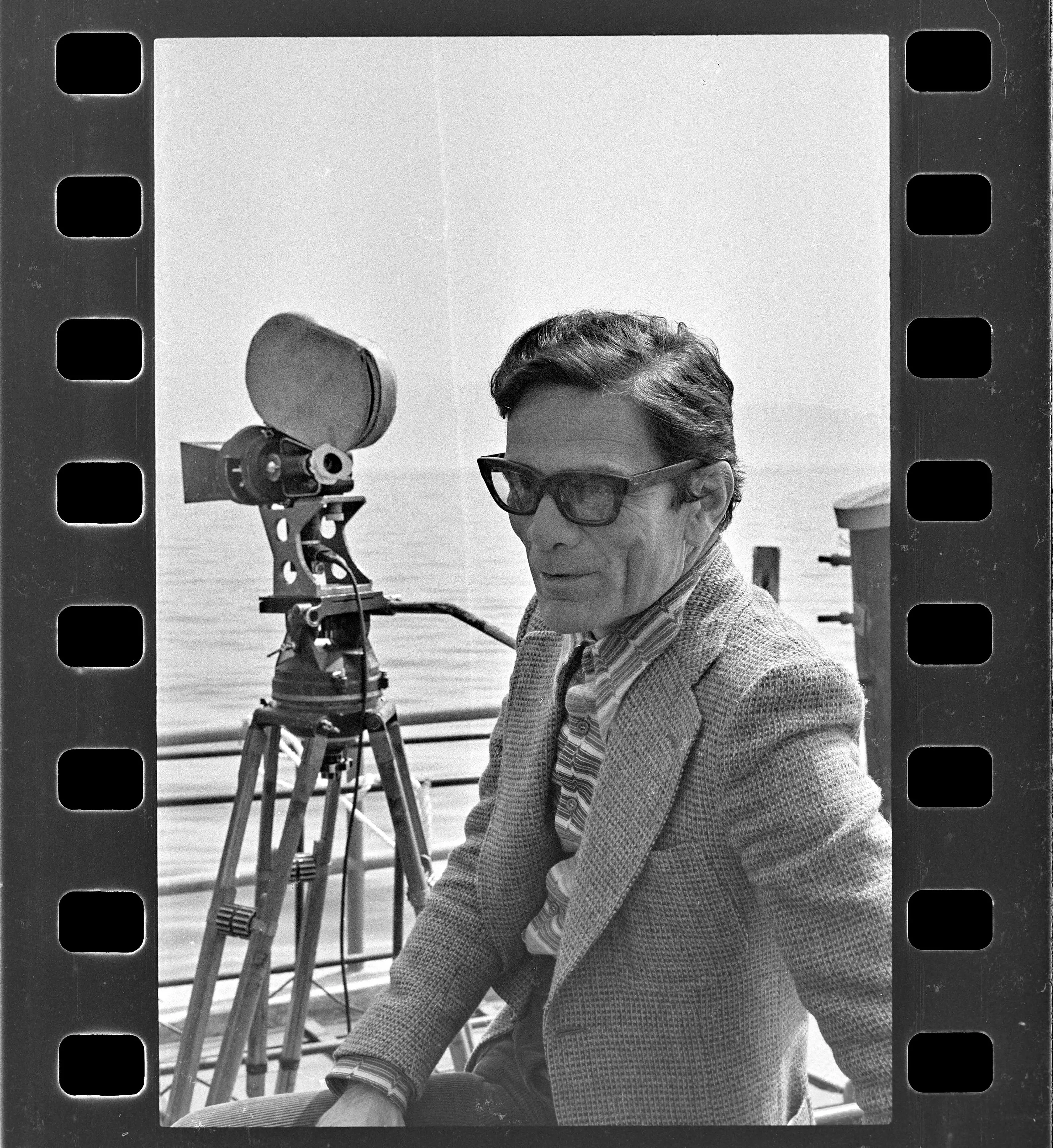 Pierpaolo Pasolini sul lago di Garda il 24 aprile 1975