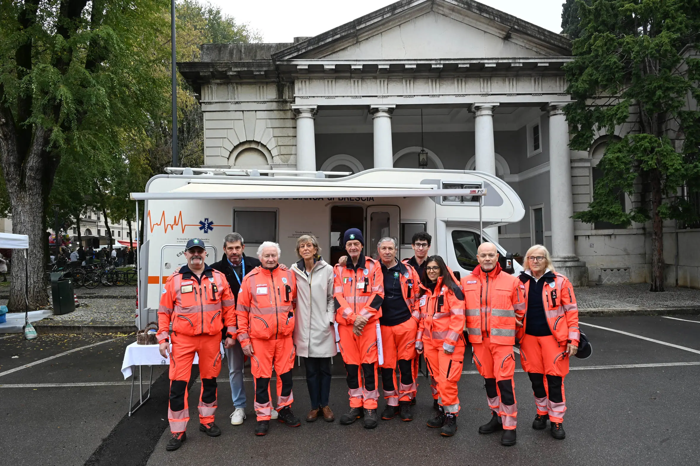 Croce Bianca, la presidente Salvadego porta il caffè ai volontari