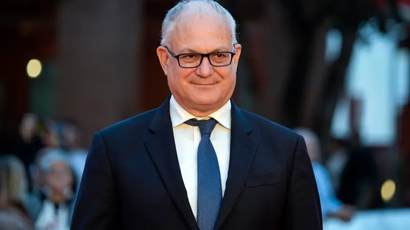 epa12481865 Rome's Mayor Roberto Gualtieri arrives for the awards ceremony during the 20th annual Rome International Film Festival in Rome, Italy, 25 October 2025. The Festa del Cinema di Roma runs from 15 to 26 October 2025. EPA/RICCARDO ANTIMIANI