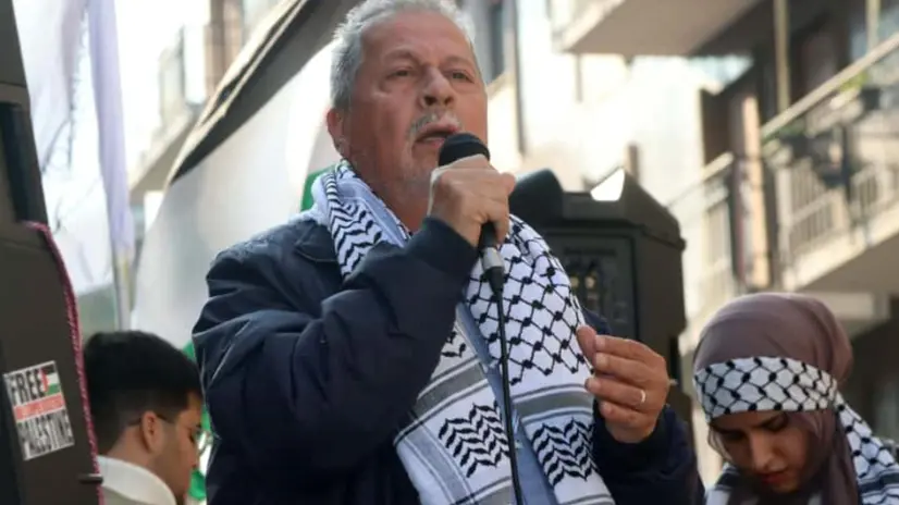 Corteo pro Palestina Milano, 18 ottobre 2025, il signore che parla è Mohammad Hannoun presidente Associazione Palestinesi di Italia