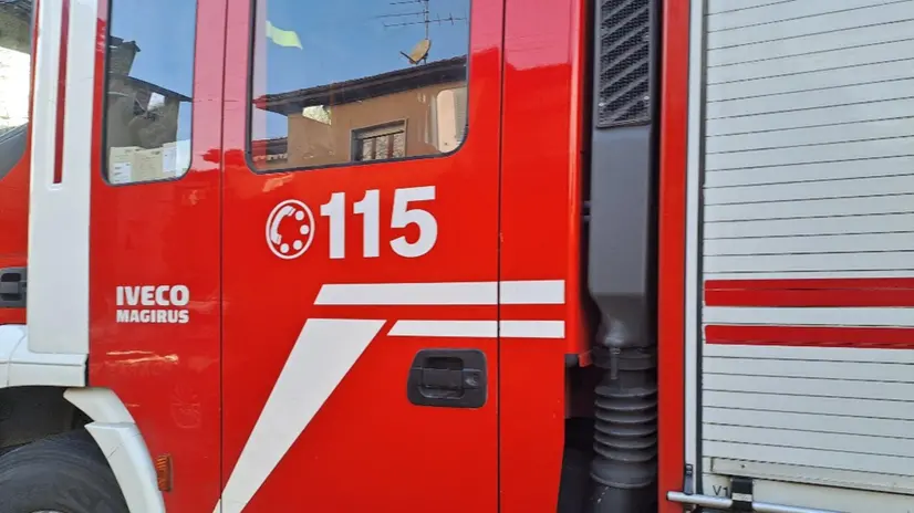 Mezzi vigili del fuoco Ancona autoscala emergenza 115 generica