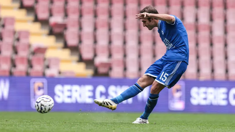 De Francesco al tiro - Foto New Reporter Comincini © www.giornaledibrescia.i