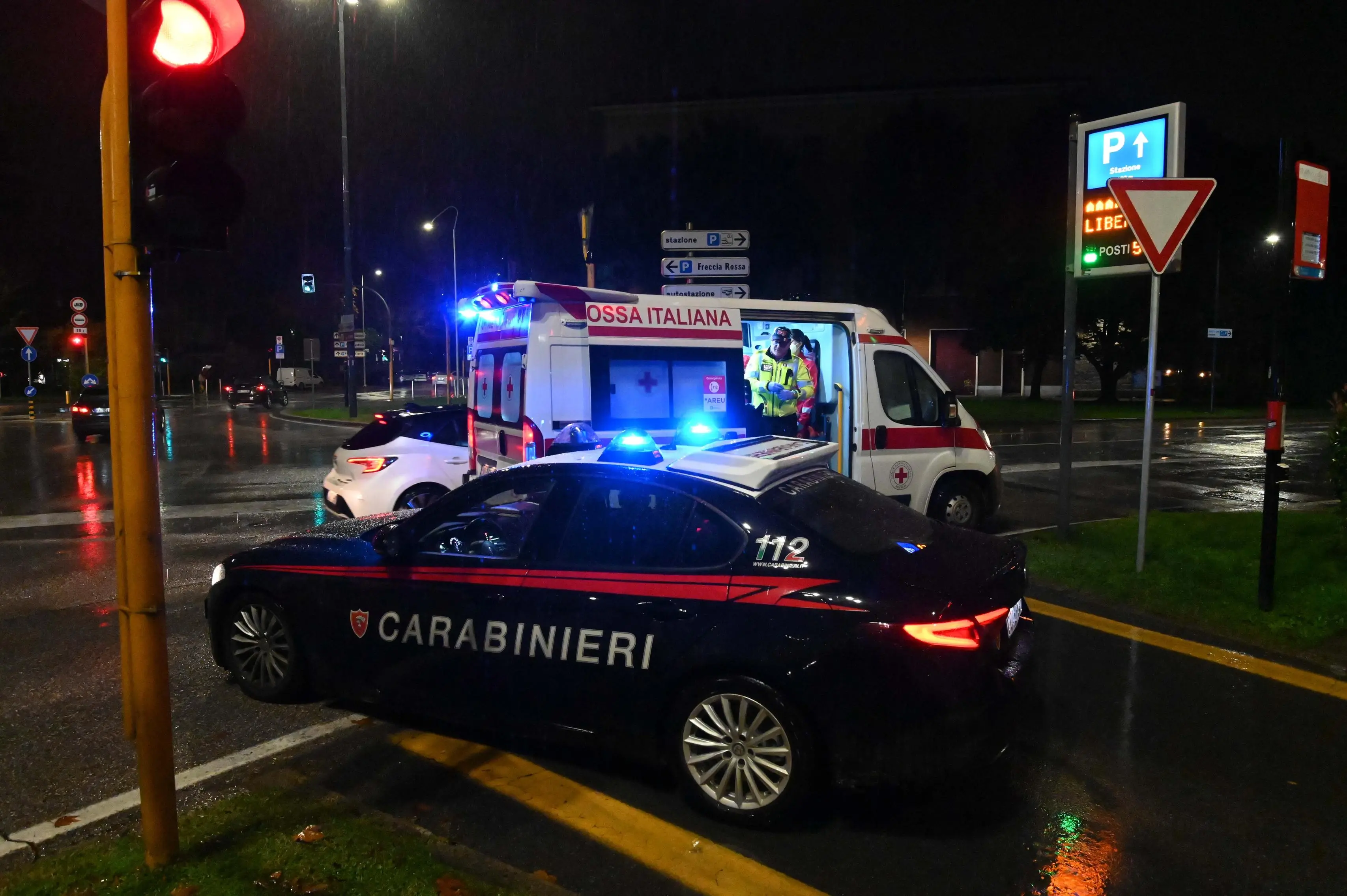 Spray al peperoncino su un bus in piazzale Repubblica