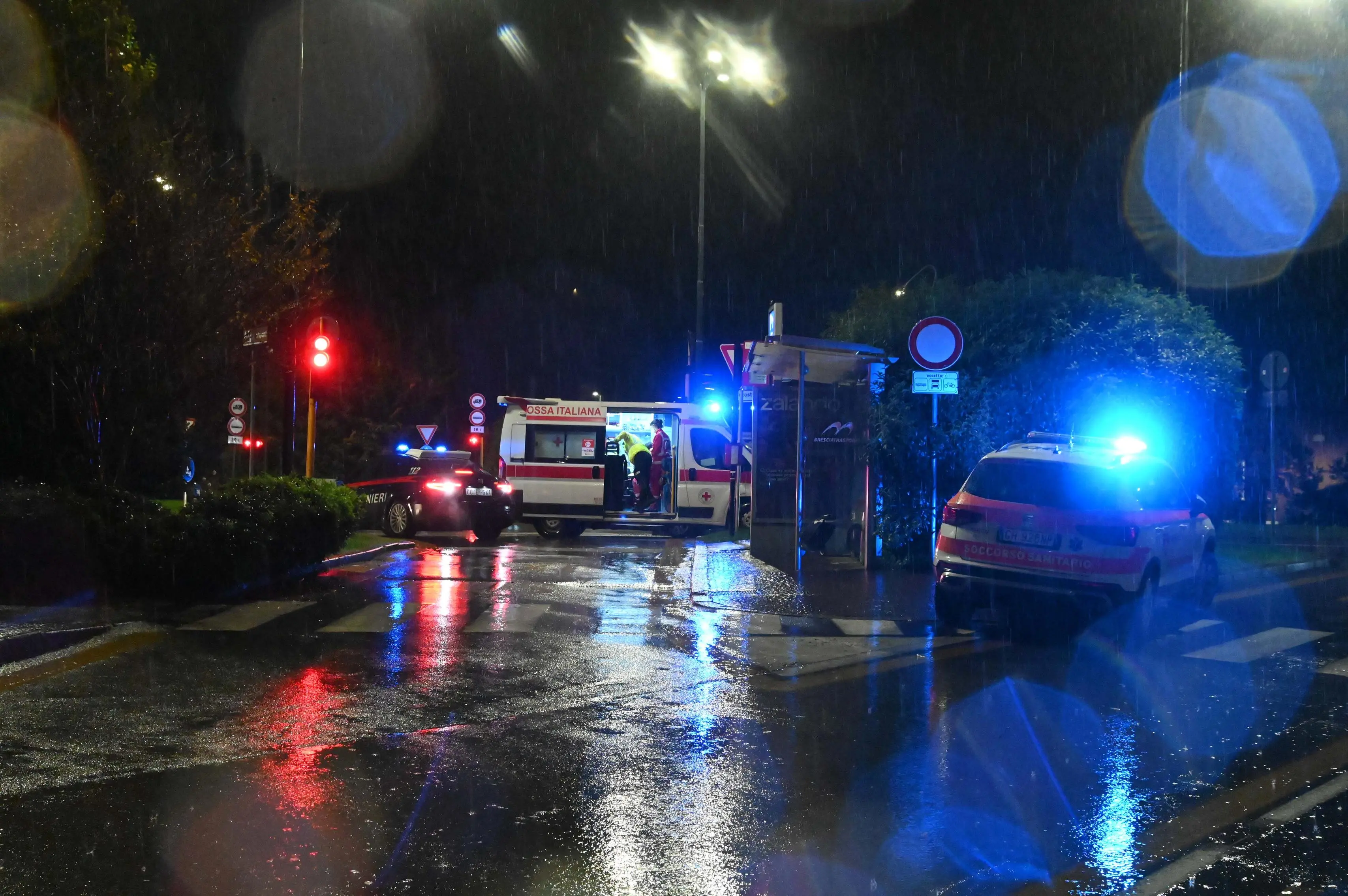 Spray al peperoncino su un bus in piazzale Repubblica