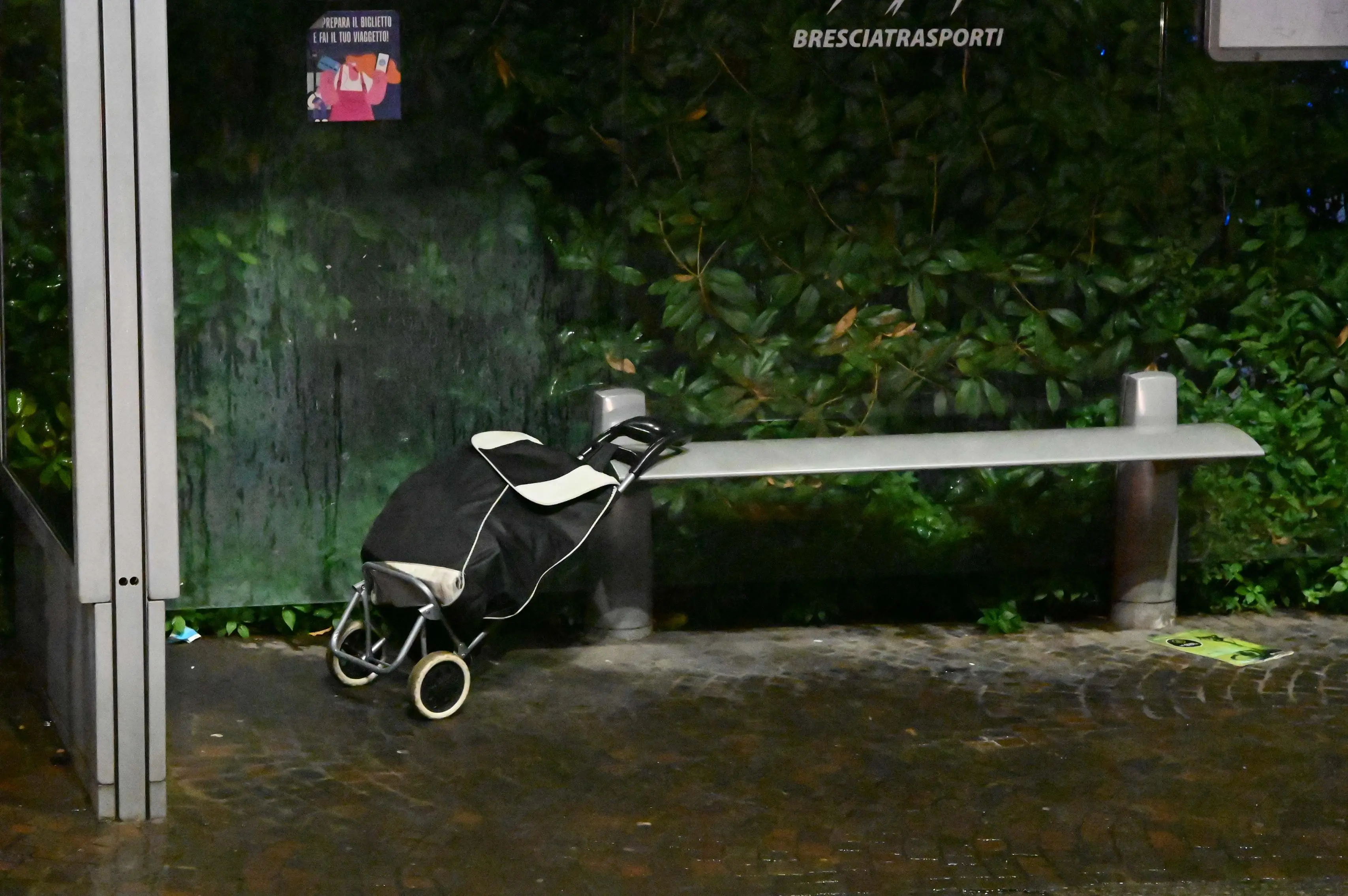 Spray al peperoncino su un bus in piazzale Repubblica