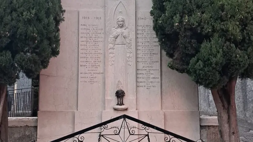Il monumento ai Caduti restaurato - © www.giornaledibrescia.it