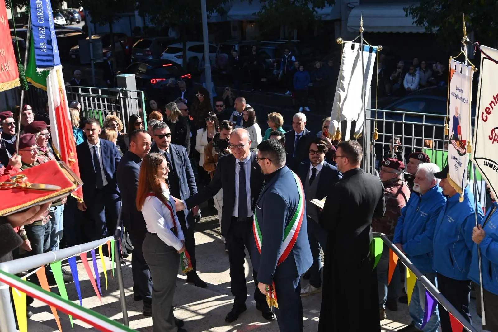 Il ministro Valditara inaugura quattro scuole a Sarezzo, Lumezzane e Desenzano