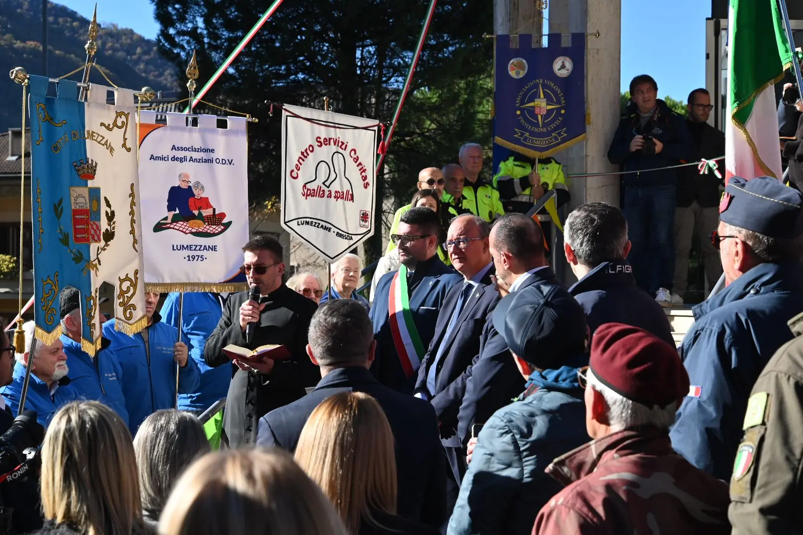 Il ministro Valditara inaugura quattro scuole a Sarezzo, Lumezzane e Desenzano