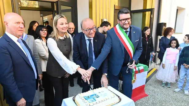 Il ministro Valditara inaugura la scuola a Desenzano