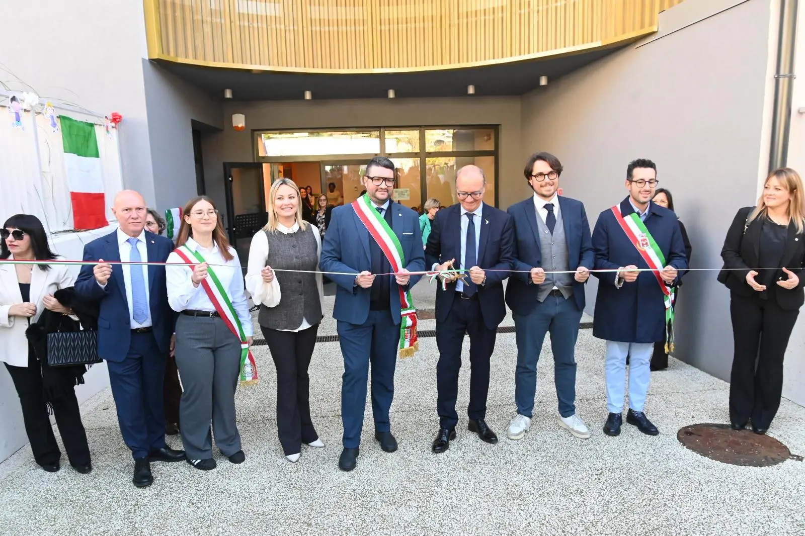 Il ministro Valditara inaugura la scuola a Desenzano