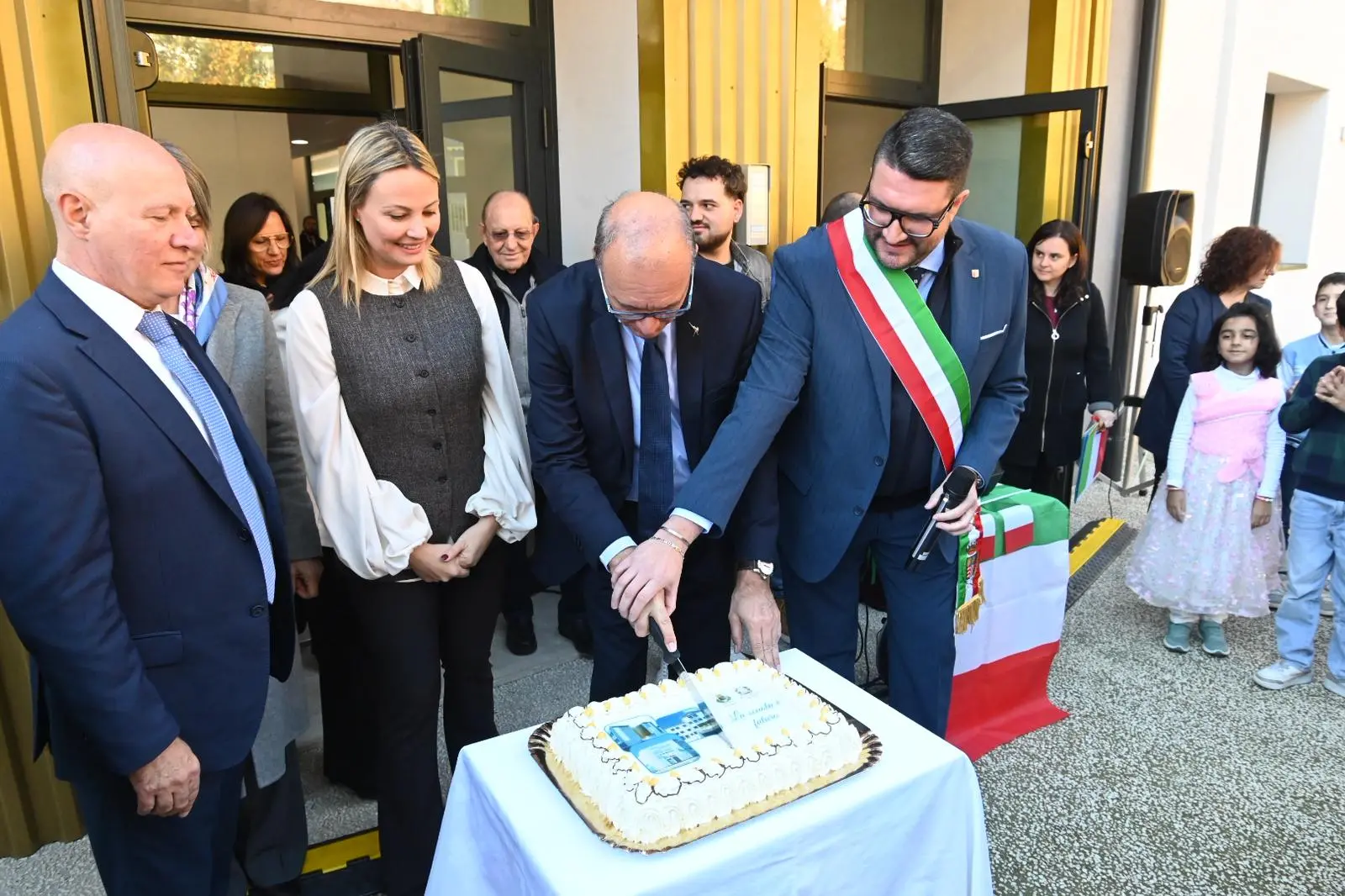Il ministro Valditara inaugura la scuola a Desenzano
