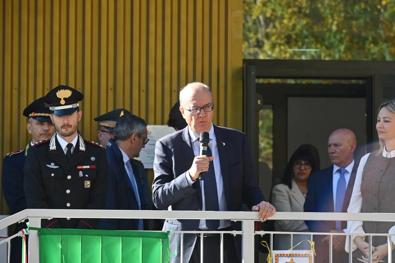 Il ministro Valditara inaugura la scuola a Desenzano