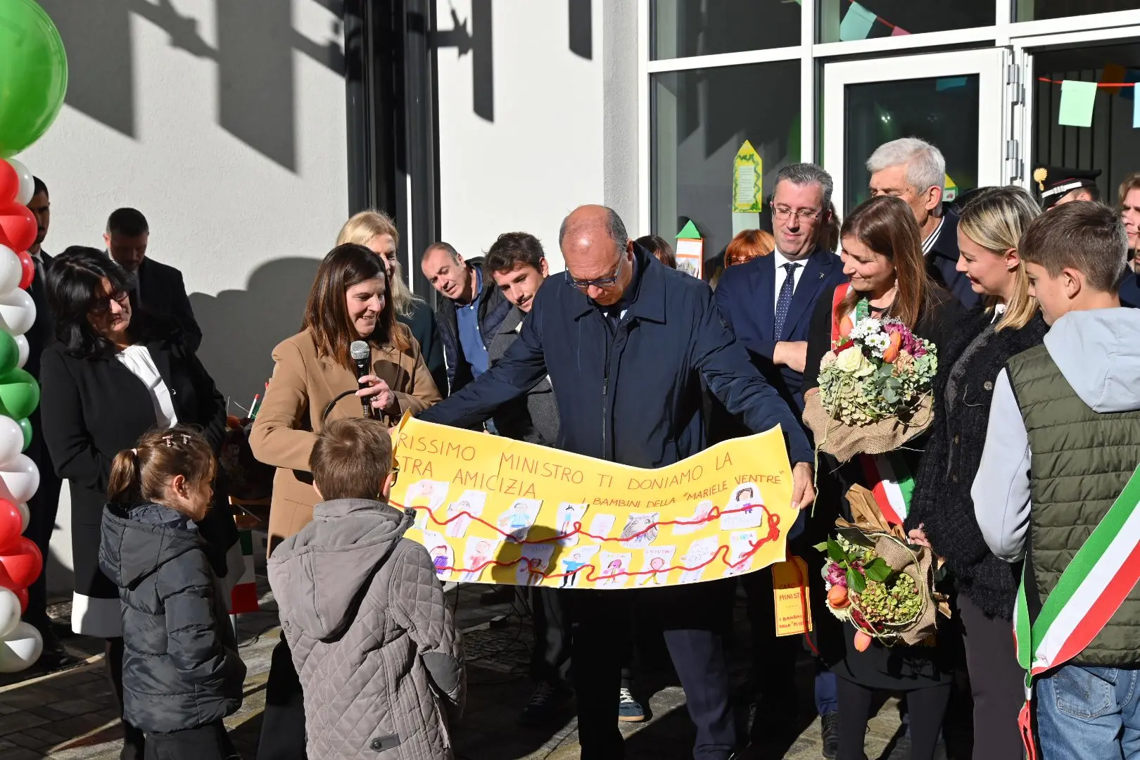 Il ministro Valditara inaugura quattro scuole a Sarezzo, Lumezzane