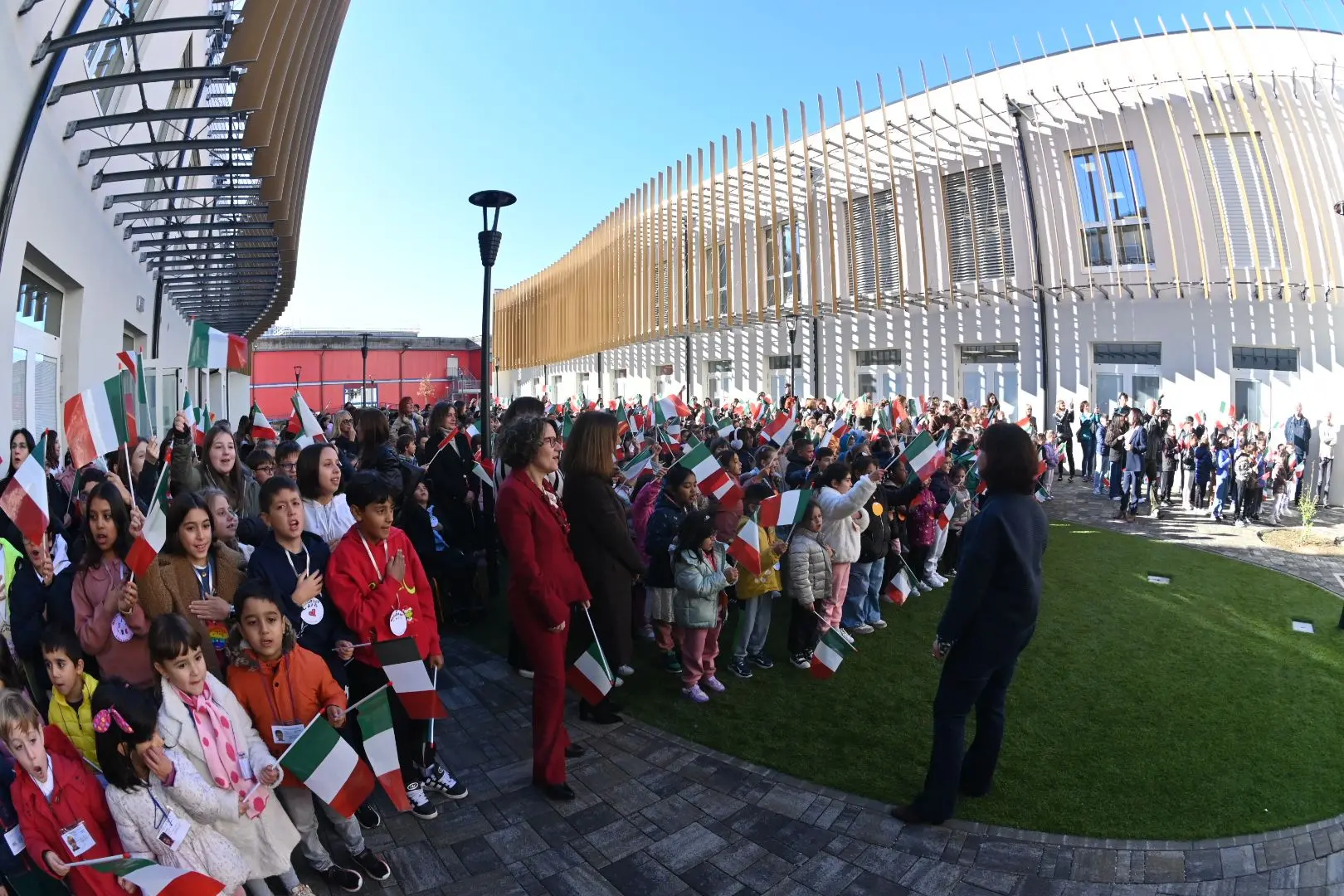 Il ministro Valditara inaugura quattro scuole a Sarezzo, Lumezzane