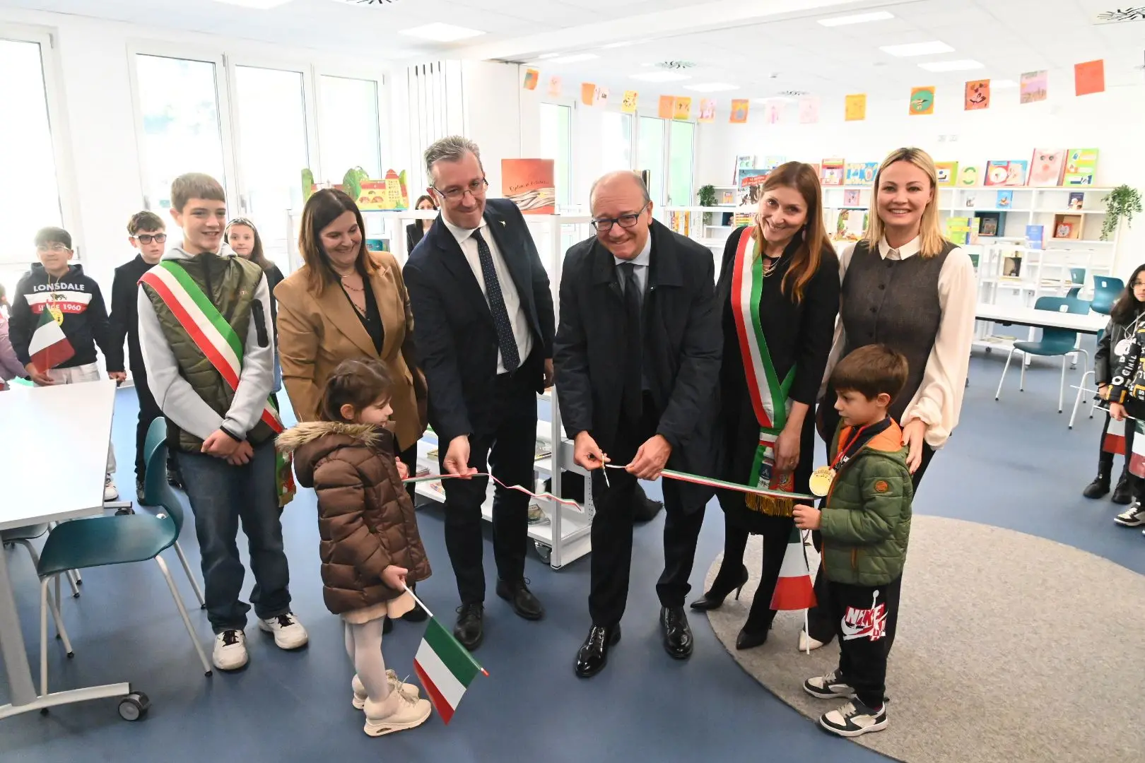 Il ministro Valditara inaugura quattro scuole a Sarezzo, Lumezzane